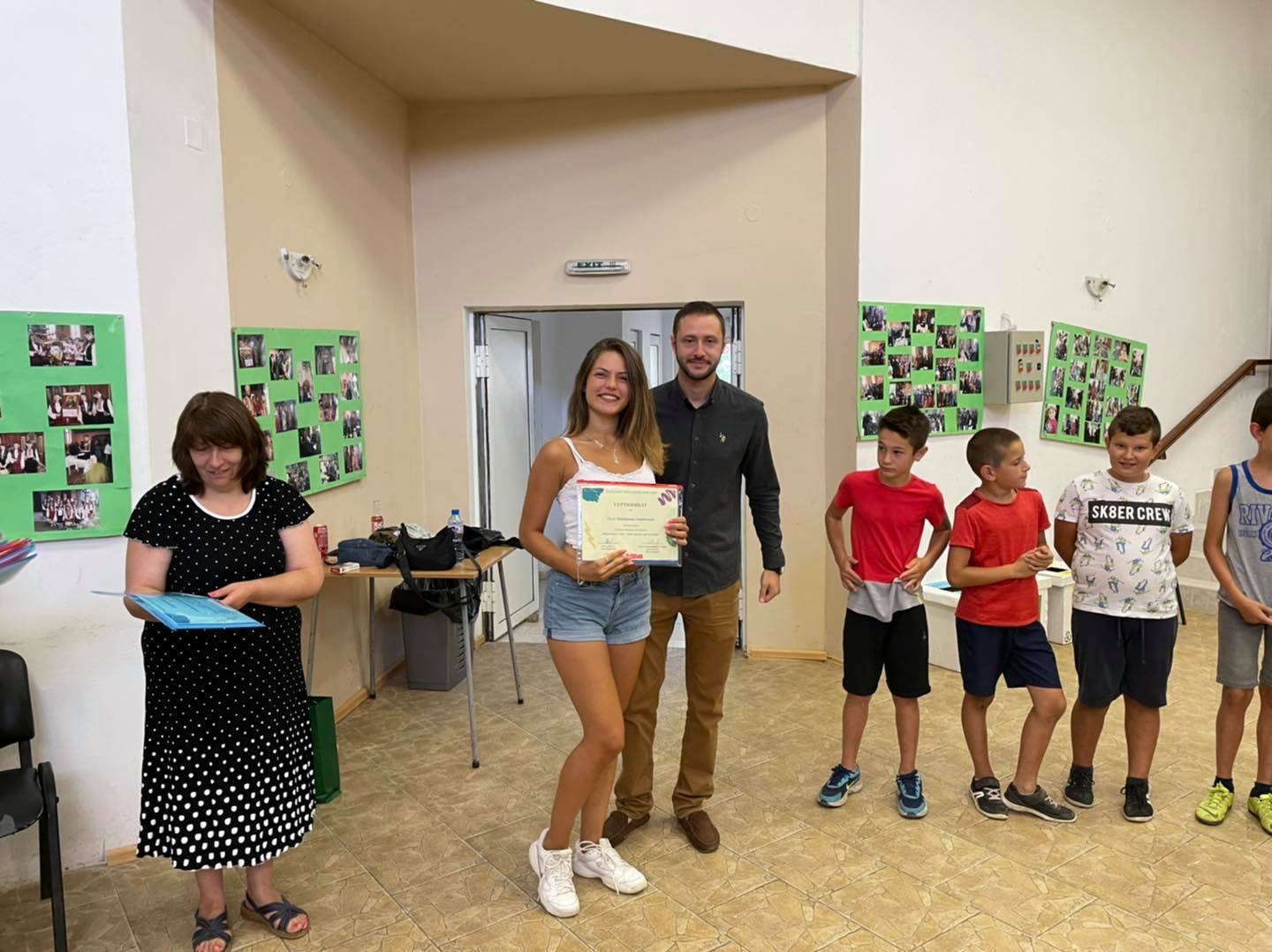 Наградиха участниците в лятното училище по френски език във Враца